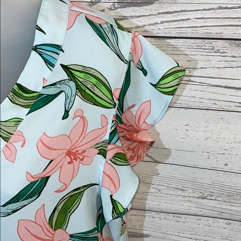 C&E Blue & Pink Lily Flower Printed Short Sleeved Blouse Shirt Top Ruffle Detail - Picture 4 of 8